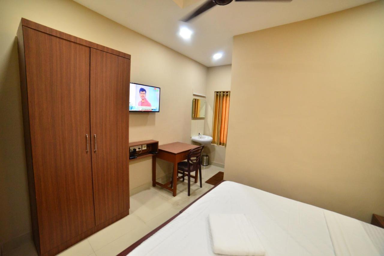 Hotel Priya Kottakkal Exterior foto